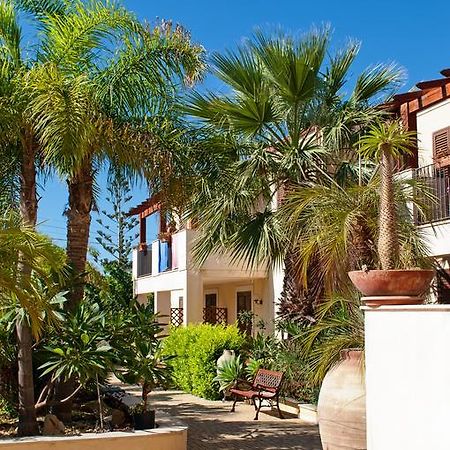 Residence Casa Del Mar Sicilia マリーナ・ディ・モーディカ エクステリア 写真