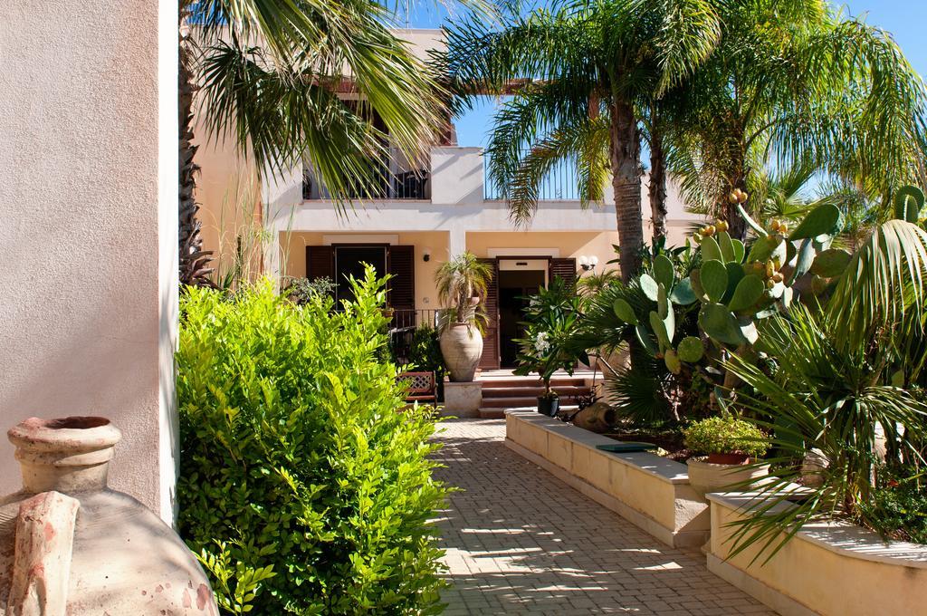 Residence Casa Del Mar Sicilia マリーナ・ディ・モーディカ エクステリア 写真
