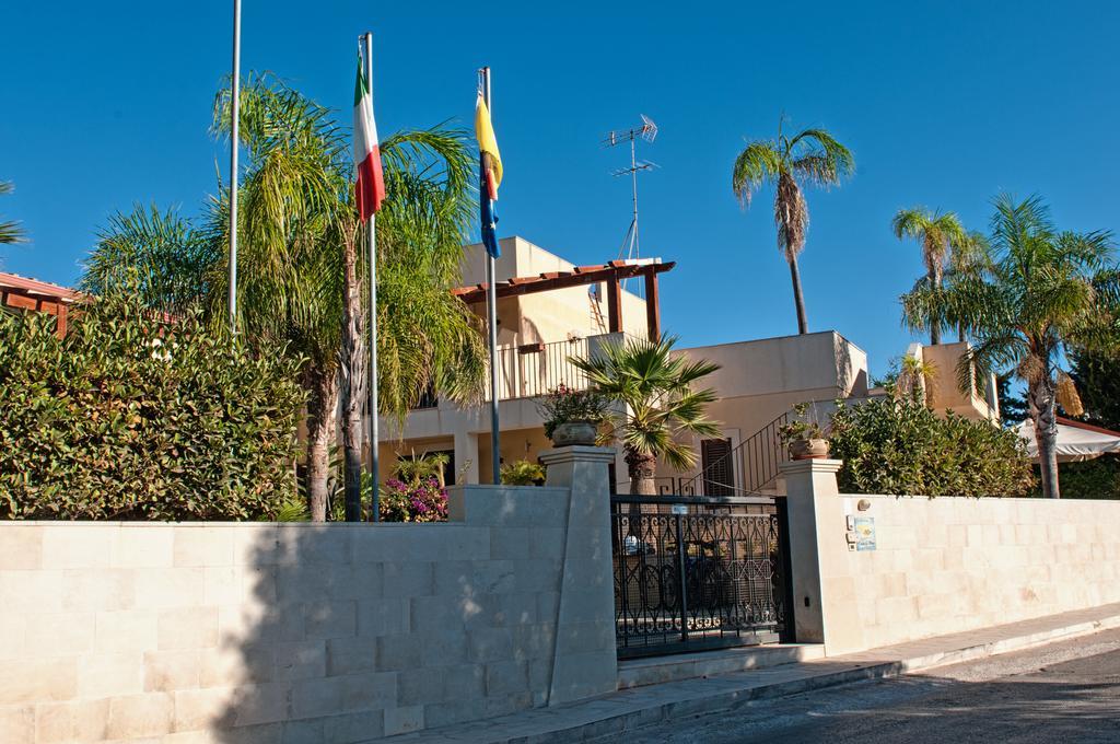 Residence Casa Del Mar Sicilia マリーナ・ディ・モーディカ エクステリア 写真