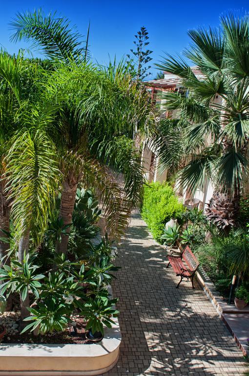 Residence Casa Del Mar Sicilia マリーナ・ディ・モーディカ エクステリア 写真