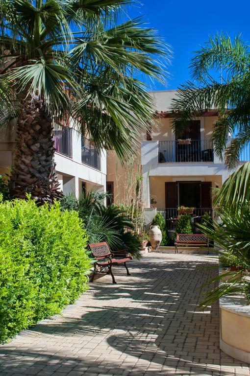 Residence Casa Del Mar Sicilia マリーナ・ディ・モーディカ エクステリア 写真