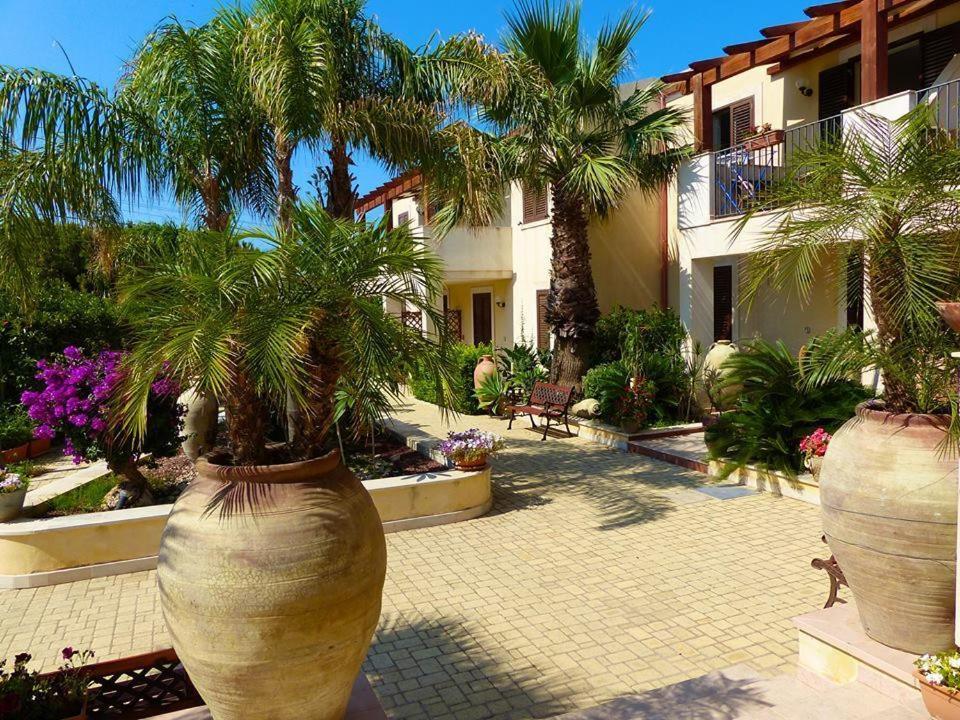 Residence Casa Del Mar Sicilia マリーナ・ディ・モーディカ エクステリア 写真